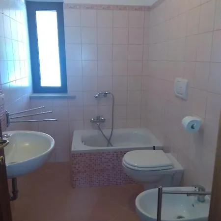 Agriturismo Strada Ortana 14, E *